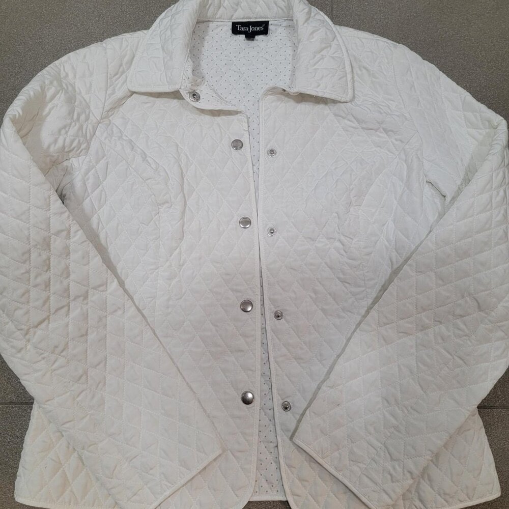 Tara Jones White Lightweight Quilted Snap Front Jacket Size 8
